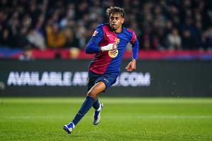 亚马尔为巴萨出战90场，本场是他第三次碰上莱万或拉菲尼亚未首发