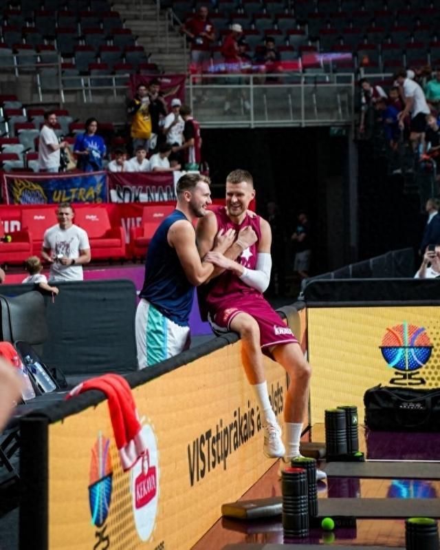 bob半岛体育官方网站-拉脱维亚篮协秘书长：为了请东契奇出场 我们承担了他们的差旅费