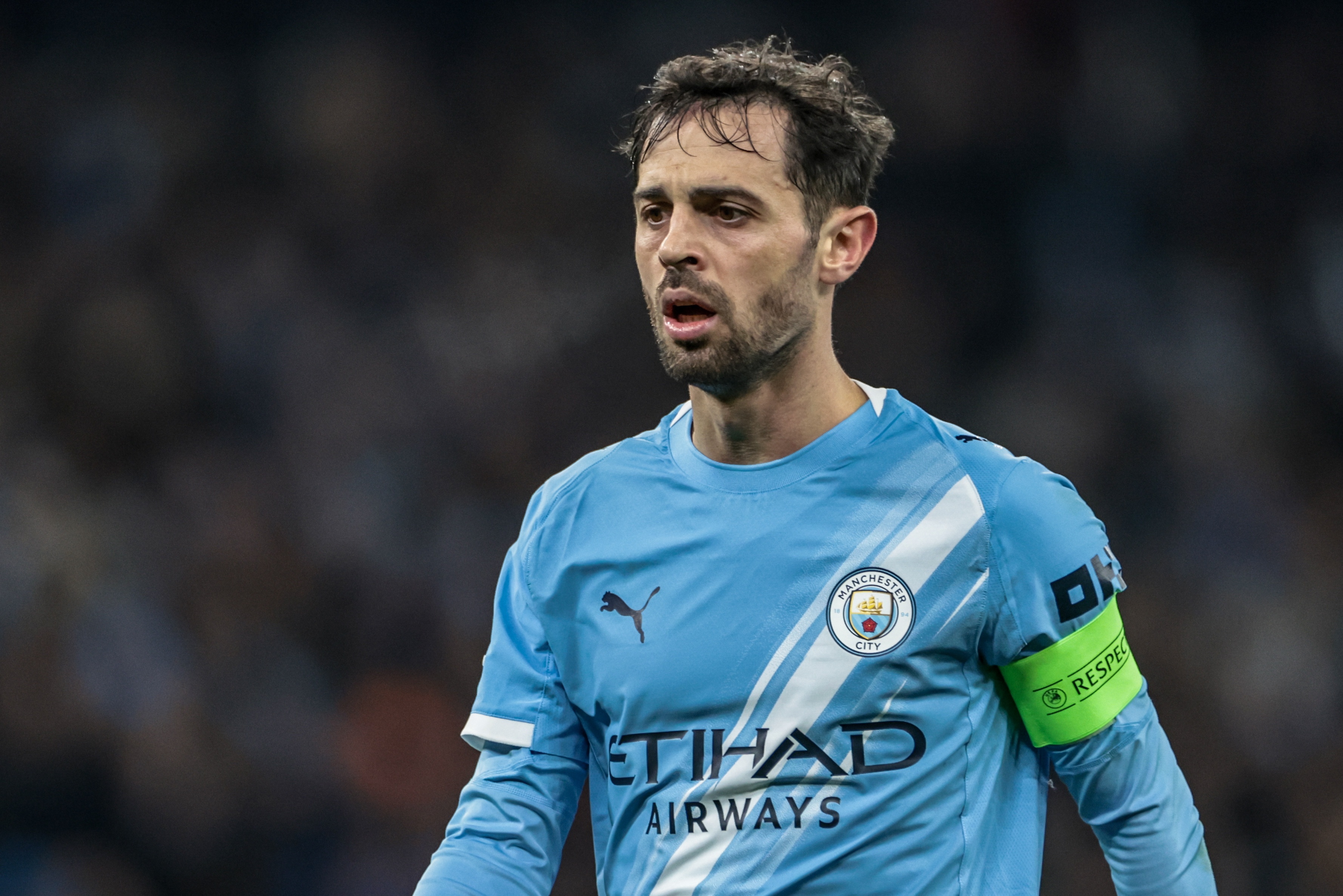 bob半岛体育平台-B席：如果让我踢中卫我也知道怎么做，渴望作为曼城队长捧起奖杯